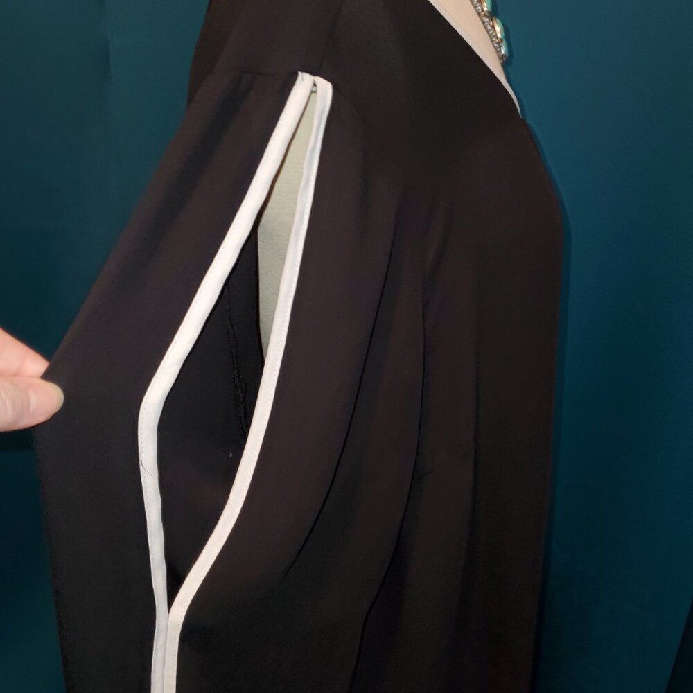 Black almost sheer Open- Flutter sleeve Top 2xl - Picture 4 of 7